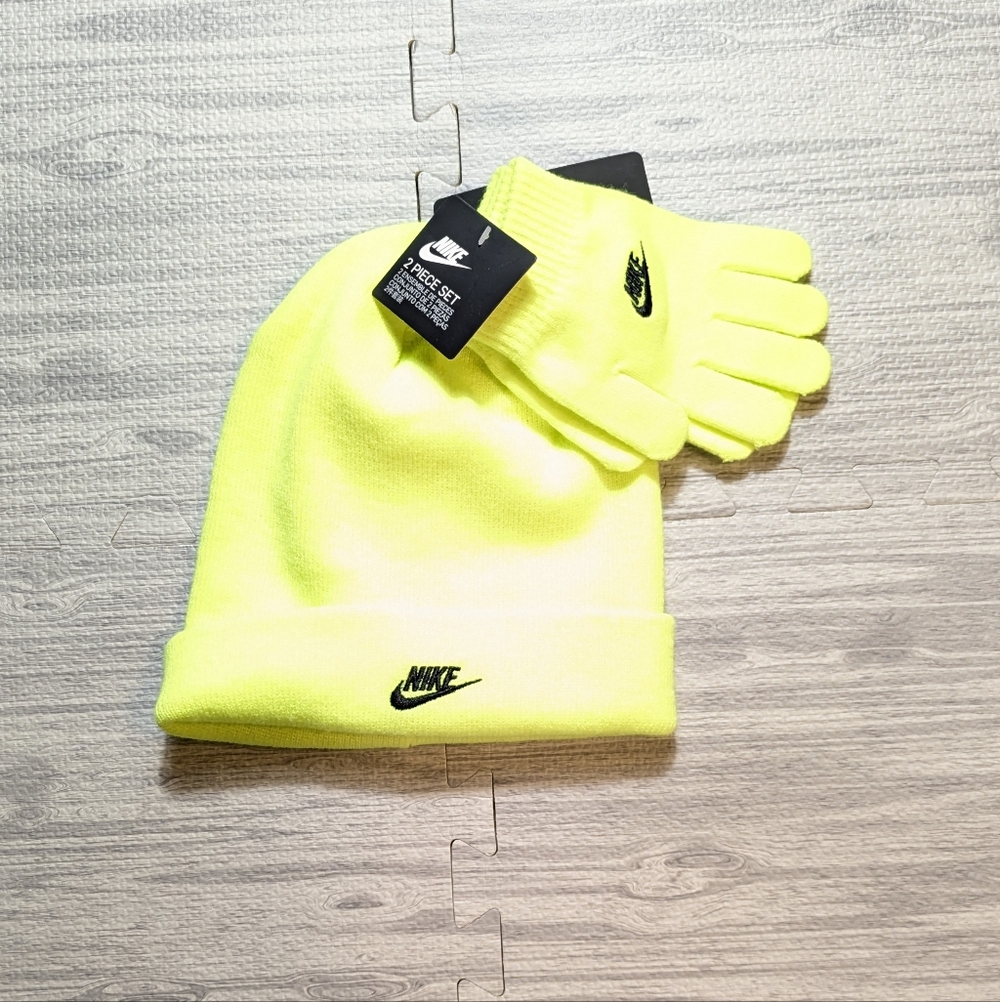 NWT Nike Volt Youth Boys Knit Hat and Gloves Set Neon Yellow Black Swoosh
